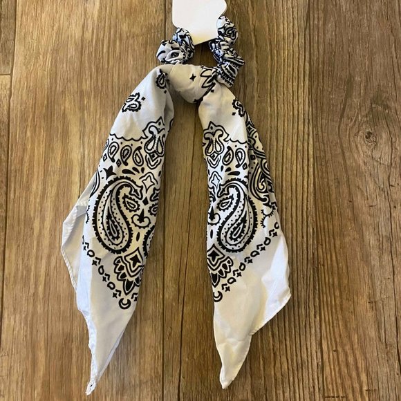 NWT HER Scrunchie Bandanna "rabbit ear" style - Picture 1 of 2